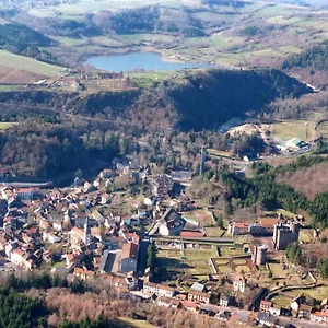 Les Negociants Hotel